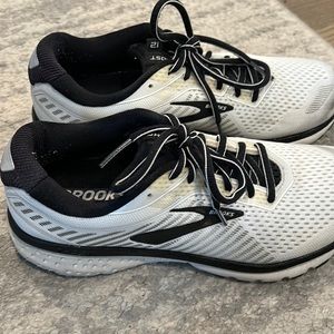 Brooks Ghost 12 running shoe men’s 7.5